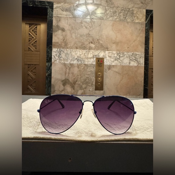 Ray-Ban Aviator Ligthweight Sunglasses RB3026